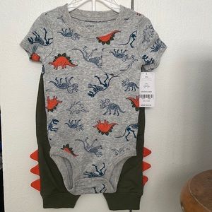 🔴SOLD🔴 Brand New short sleeve with sweat pants dinosaur set